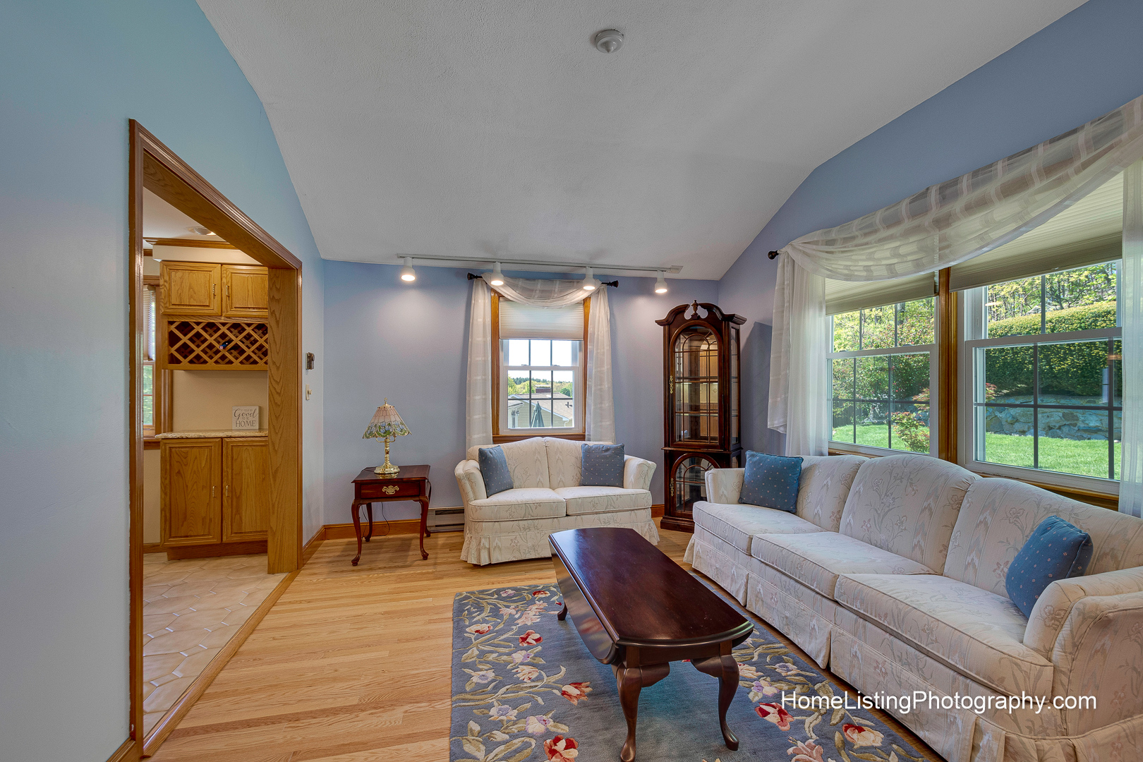 Thomas Adach - Stoneham MA professional real estate photographer - 508-655-2225 Home Listing Photography