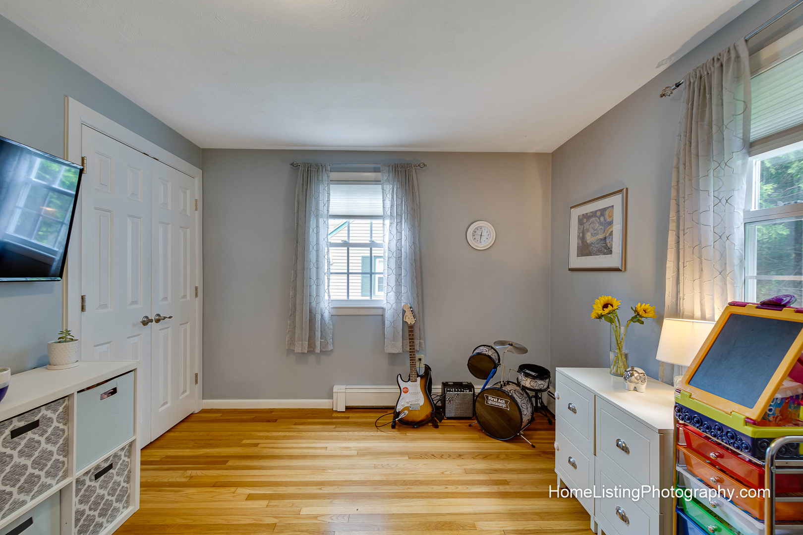 Thomas Adach - Lowell MA professional real estate photographer - 508-655-2225 Home Listing Photography