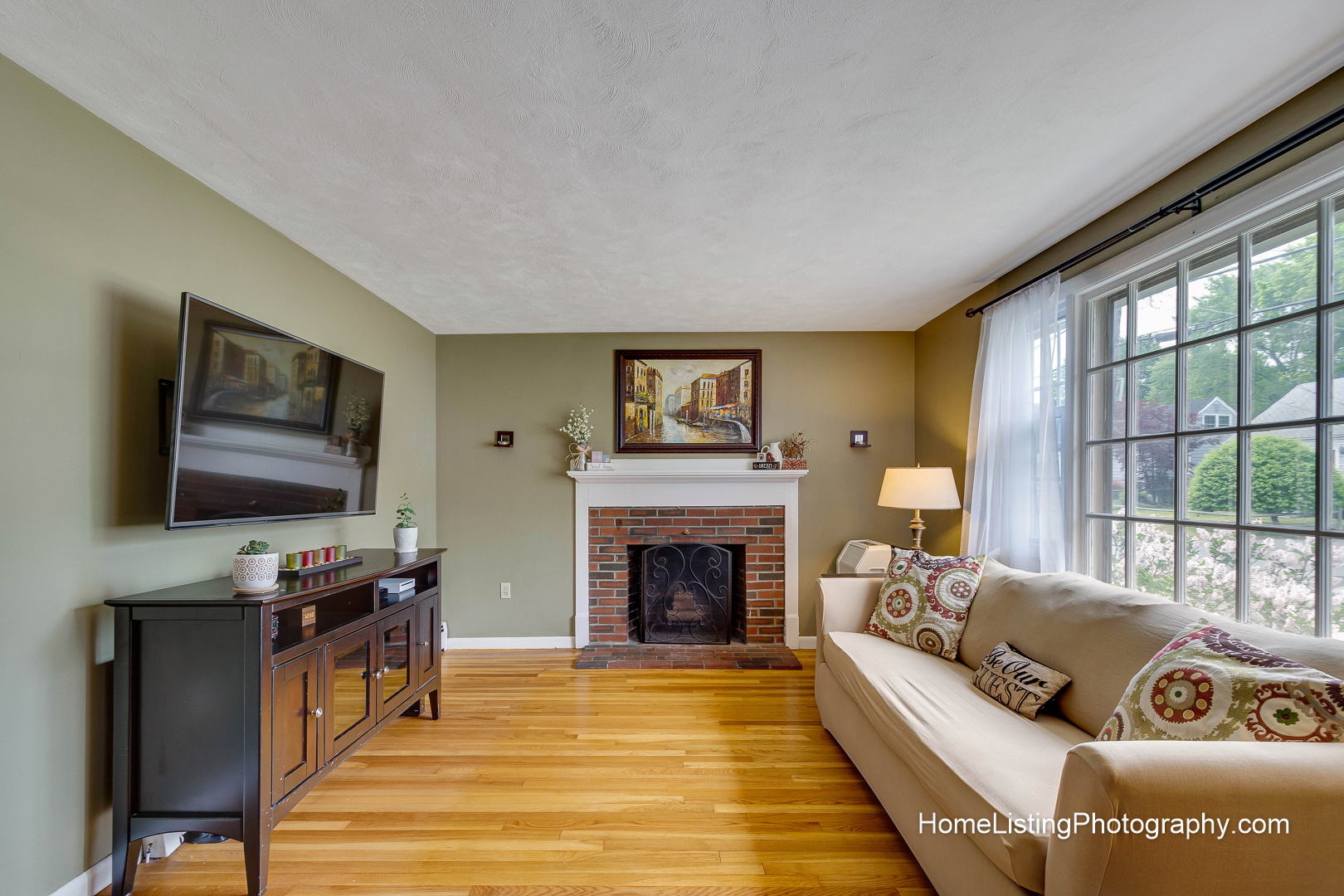 Thomas Adach - Lowell MA professional real estate photographer - 508-655-2225 Home Listing Photography