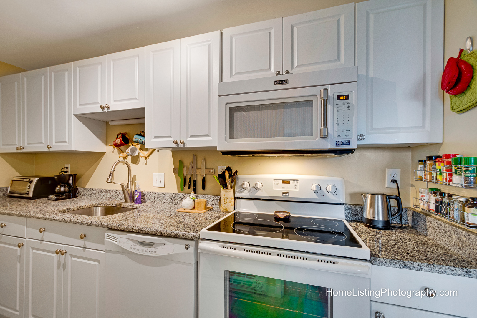 Thomas Adach - Somerbille MA professional real estate photographer - 508-655-2225 Home Listing Photography